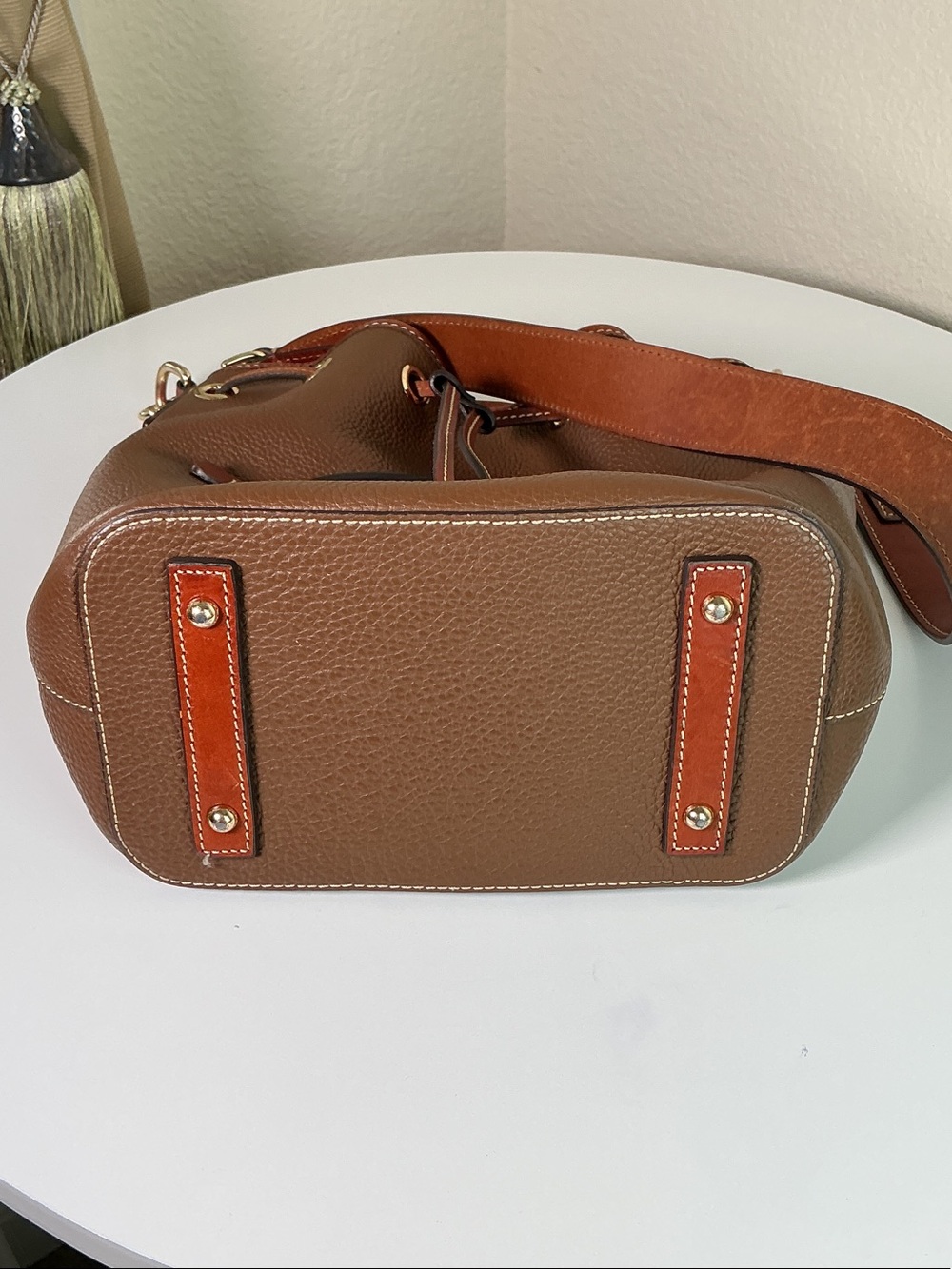 Dooney & Bourke Brown Pebble Grain Leather Drawstring Bucket Shoulder Bag - Picture 4 of 8